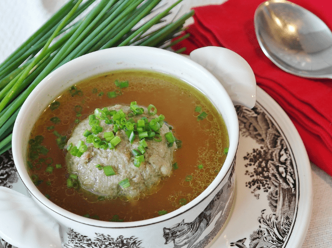 Südtiroler Leberknödel in Brühe