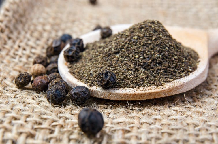 Schwarzer Pfeffer (Pepe Nero) gemahlen für das original Cacio e Pepe