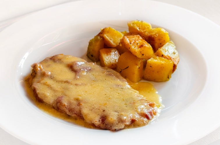 Kulinarischer Genuss aus Bologna: Cotoletta alla Bolognese 2 Cotoletta alla Bolognese Titelbild