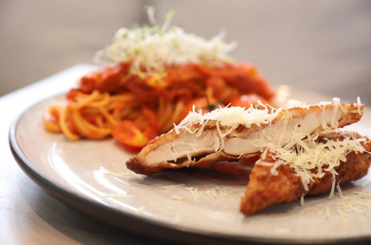 Kulinarischer Genuss aus Bologna: Cotoletta alla Bolognese 3 Cotoletta alla Bolognese