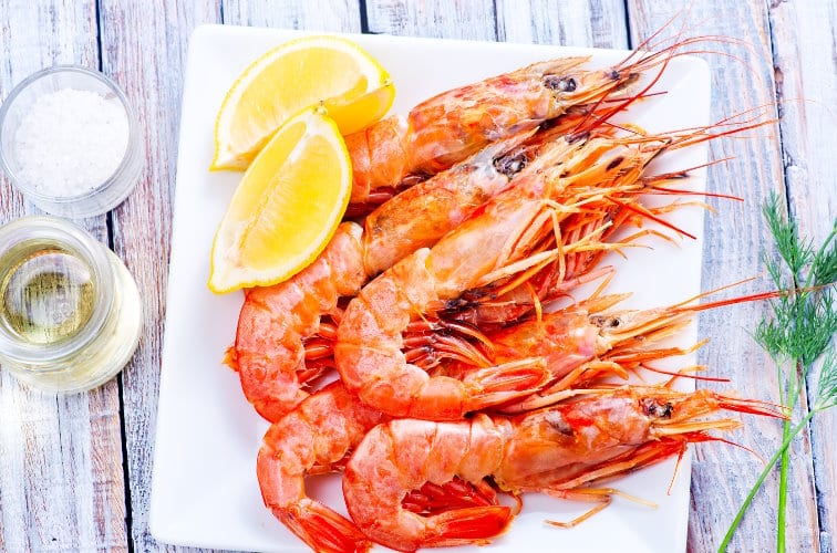 Spaghetti ai Gamberoni (bestes Rezept original aus Neapel) 3 Frische Garnelen mit Kopf und Zitronen