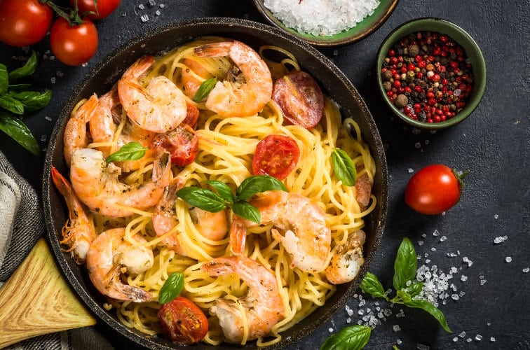 Spaghetti ai Gamberoni (bestes Rezept original aus Neapel) 5 Spaghetti ai Gamberoni Gericht mit gekochten Garnelen ohne Kopf