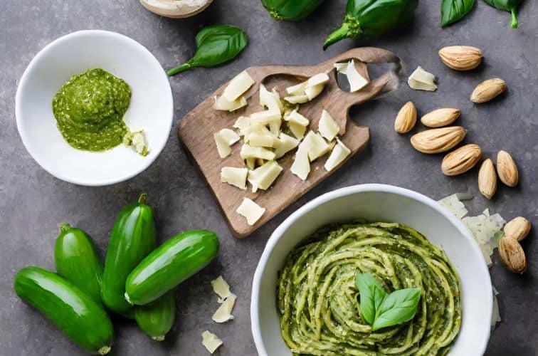 Pesto mit Zucchini